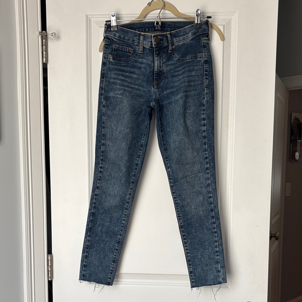 GAP Women's Blue skinny ankle Jeans